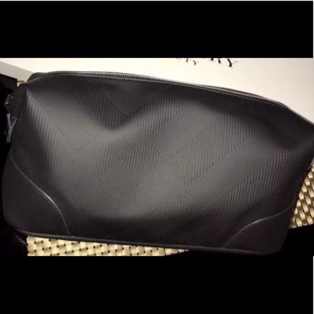 🆕HP🎉 BURBERRY  BEAUTY  POUCH 🎉💅🏼💋💄 - Picture 5 of 5